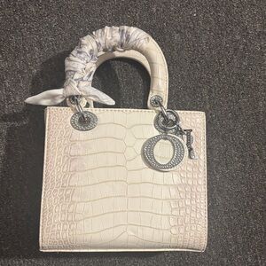 Elegant Cream Crocodile-Embossed Handbag